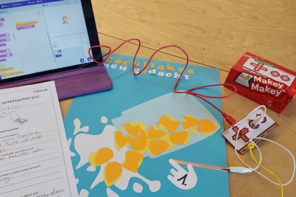 Euer erstes Makey Makey Projekt: Das sprechende Poster