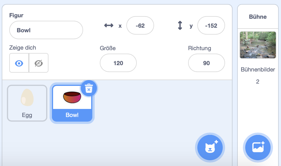 Screenshot Scratch: Ein Ei und ein Korb als Figuren ausgewählt, ein Bild von einem Wald ist als Hintergrundbild ausgewählt